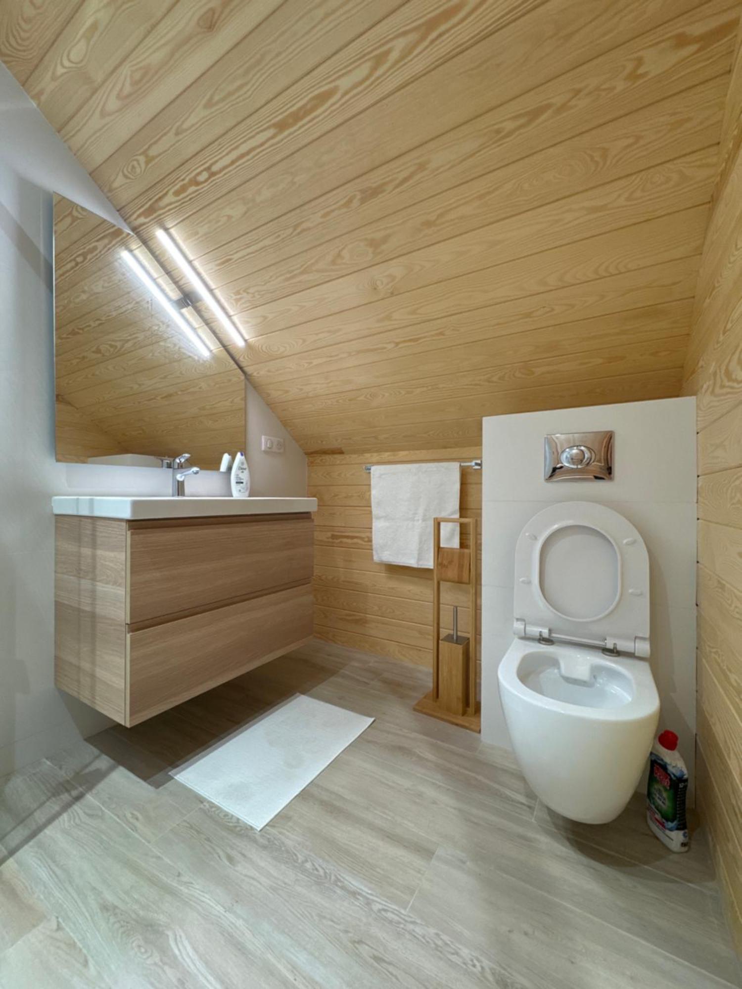Dolina Sanu Hotel Krzeszow  Buitenkant foto